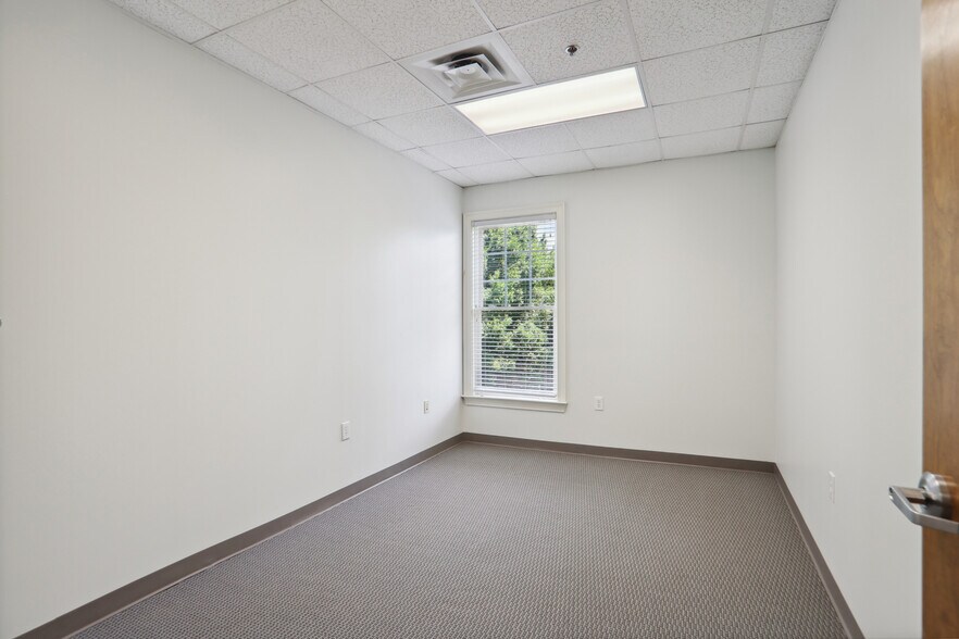 More Photos Of 11380 Southbridge Pky, Alpharetta Office For Lease