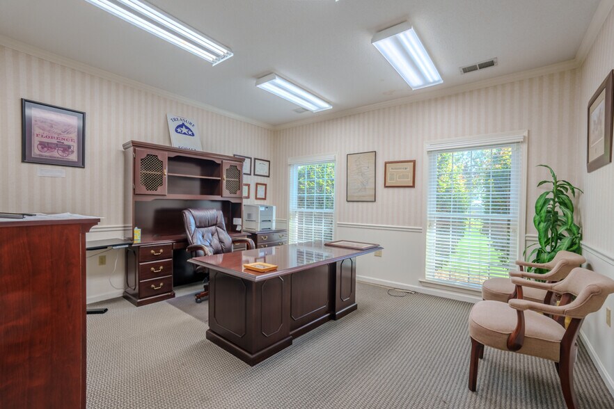 More Photos Of 970 Highway 20, Tuscumbia Office For Lease
