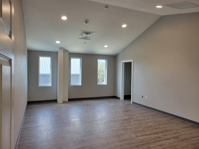 More Photos Of 14108 Bandera Rd, Helotes Restaurant For Lease