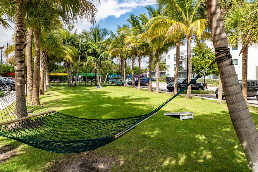 More Photos Of 1601 N Dixie Hwy, Lake Worth Apartments For Lease