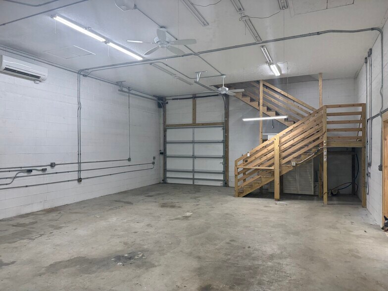 More Photos Of 206 Barwick St, Wildwood Office Residential For Sale