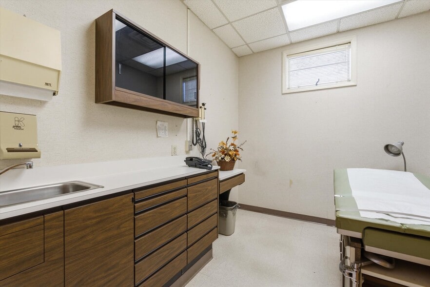 More Photos Of 812 S Main St, Cedartown Rehabilitation Center For Sale