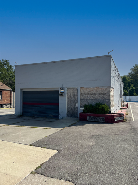 Primary Photo Of 1000 S Florissant Rd, Saint Louis Carwash For Sale