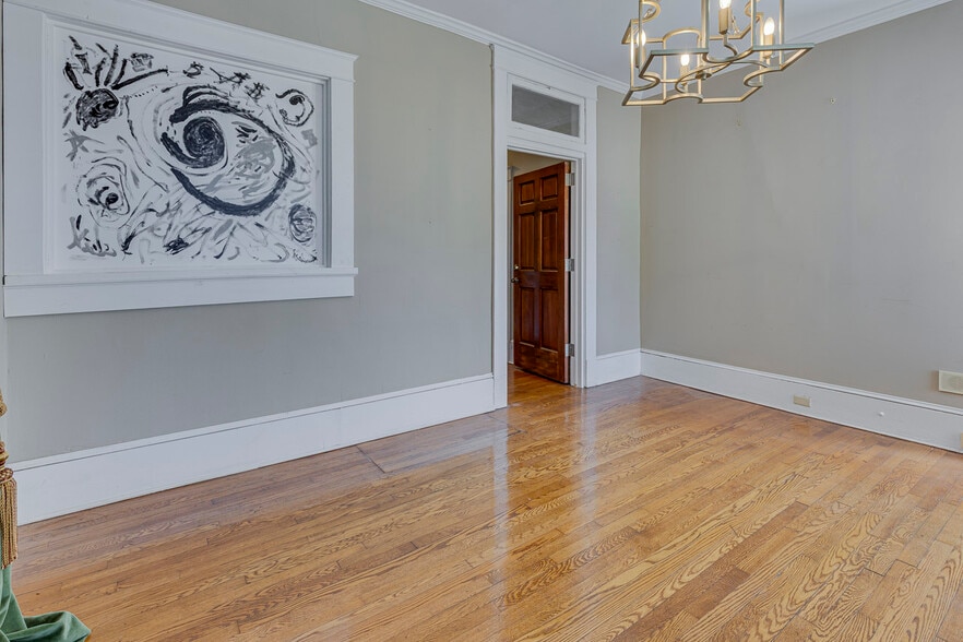 More Photos Of 906 Augusta St, Greenville Office For Sale