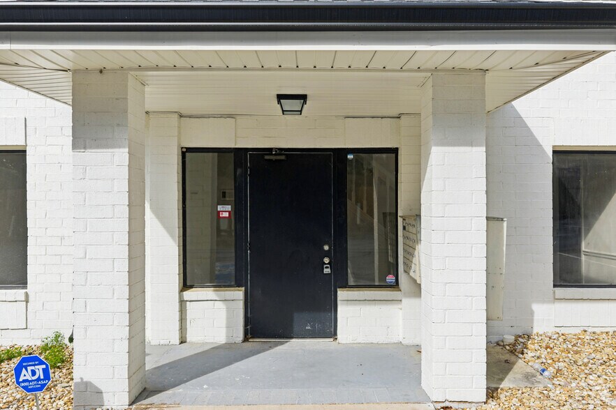 More Photos Of 1755 E Park Place Blvd, Stone Mountain Office For Sale