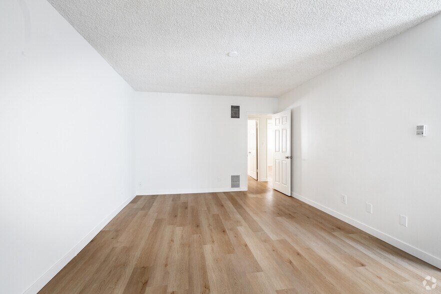 More Photos Of 6635 Wilkinson Ave, North Hollywood Apartments For Sale