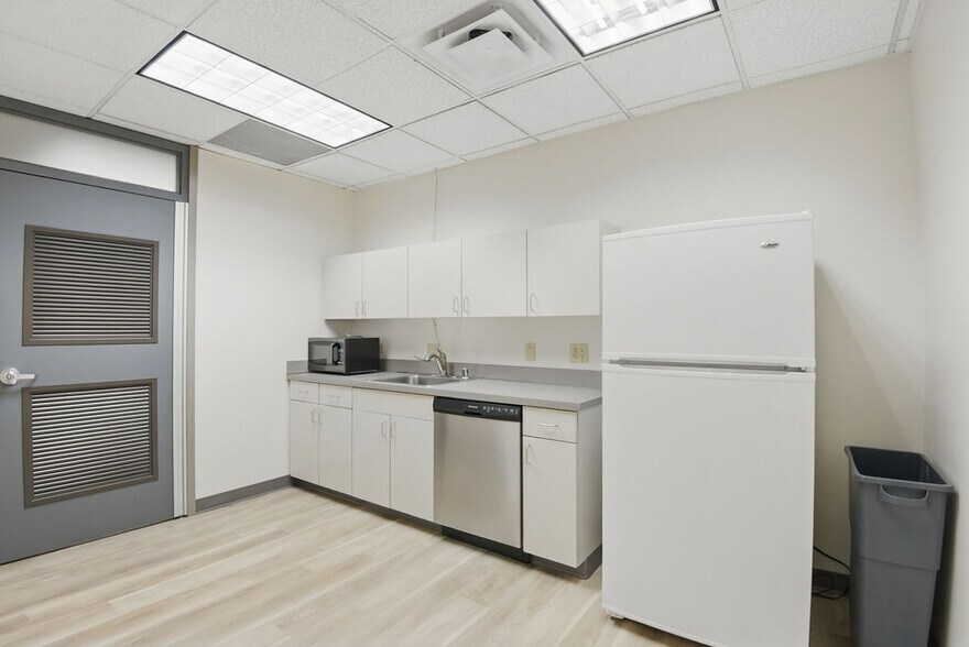 More Photos Of 6070 Greenwood Plaza Blvd, Greenwood Village Office For Sale