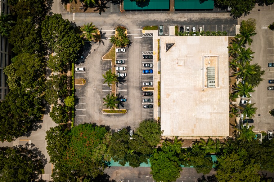 More Photos Of 2201 NW Corporate Blvd, Boca Raton Medical For Lease