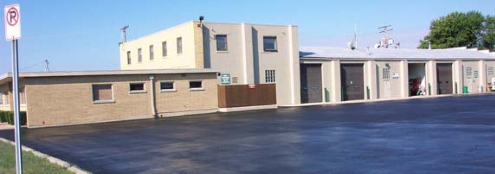 More Photos Of 9100 W Plainfield Rd, Brookfield Warehouse For Lease