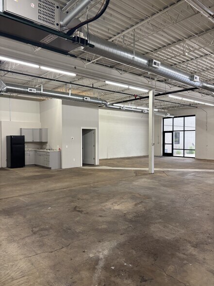 More Photos Of 607 2nd St S, Hopkins Warehouse For Lease