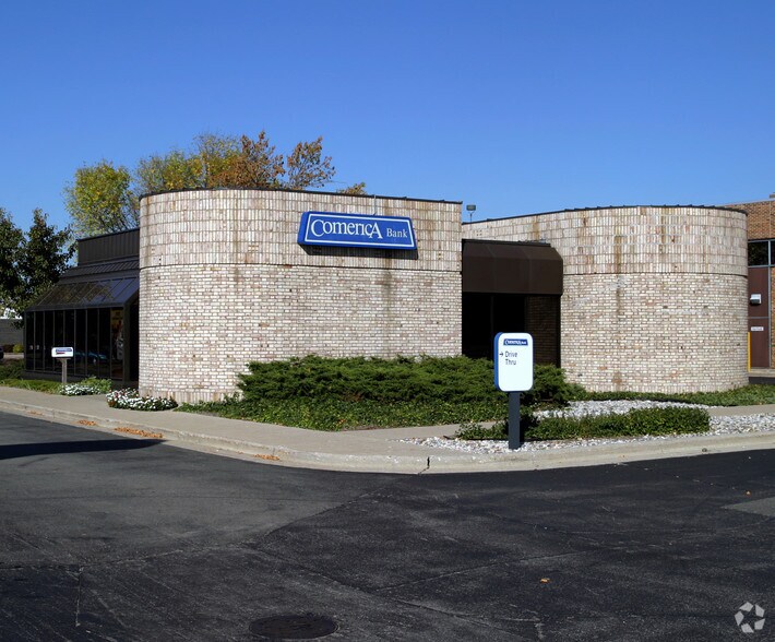 More Photos Of 4480 Wilson Ave SW, Grandville Bank For Sale