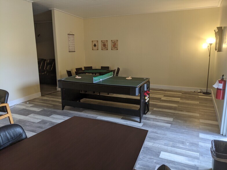 More Photos Of 1042 US-9 Rt, Queensbury Freestanding For Sale