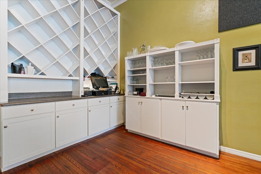 More Photos Of 14 SW 1st Ave, Gainesville Storefront For Lease