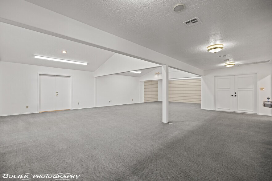 More Photos Of 320 E Old Mill Rd, Mesquite Office For Sale