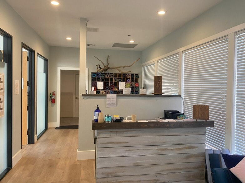 More Photos Of 835 4th St, San Rafael Storefront For Lease