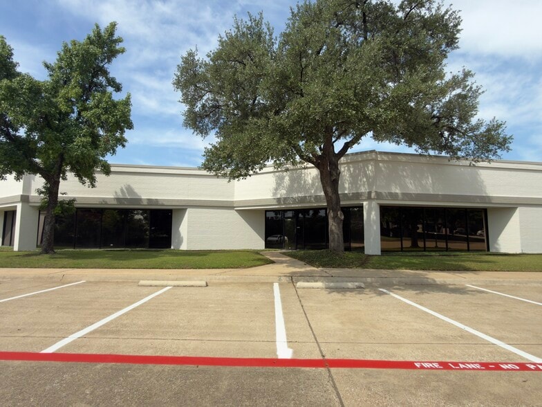 More Photos Of 3330 Earhart Dr, Carrollton Unknown For Lease