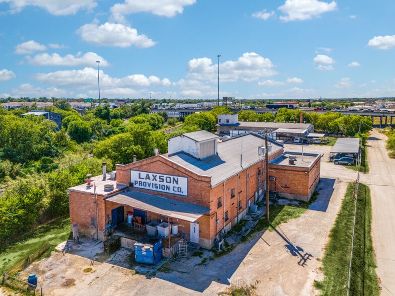 Primary Photo Of 264 & 250 W Lachapelle, San Antonio Manufacturing For Sale
