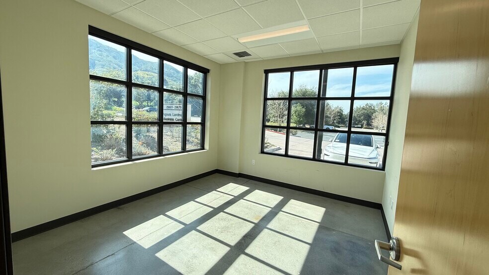 More Photos Of 29601-29607 Agoura Rd, Agoura Hills Unknown For Lease