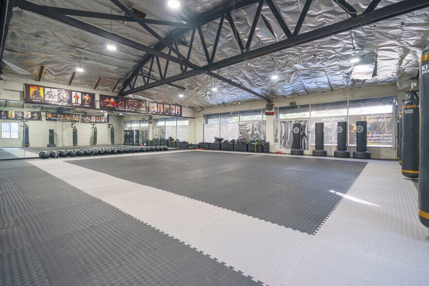 More Photos Of 1420-1424 W Olympic Blvd, Los Angeles Storefront Retail Office For Lease