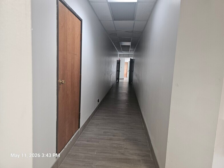 More Photos Of 1720 S Edmonds Ln, Lewisville Office For Lease