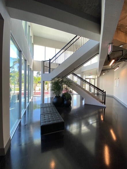 More Photos Of 27975 Old 41 Rd, Bonita Springs Loft Creative Space For Lease