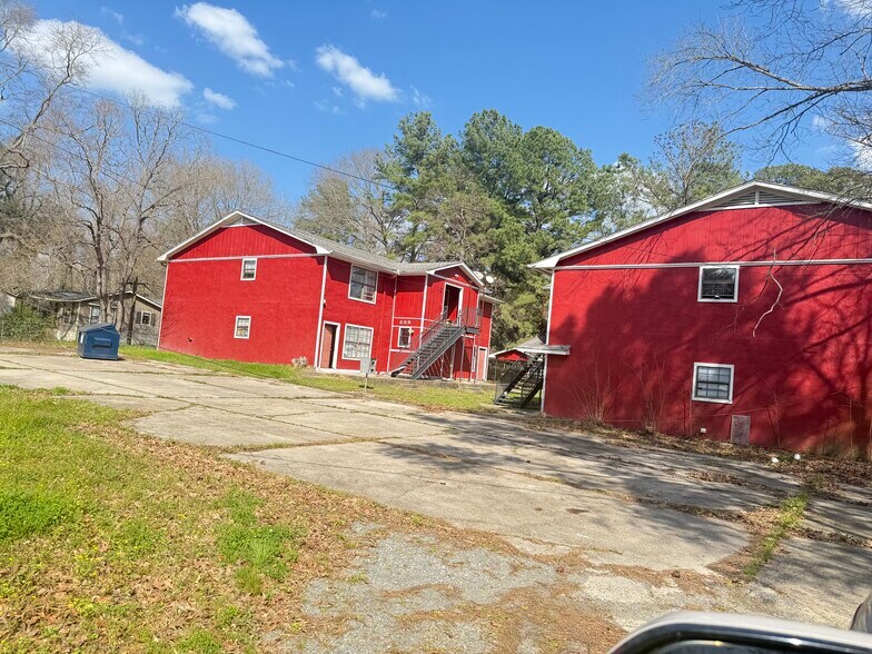 More Photos Of 207-209 Carl St, Leesville Apartments For Sale