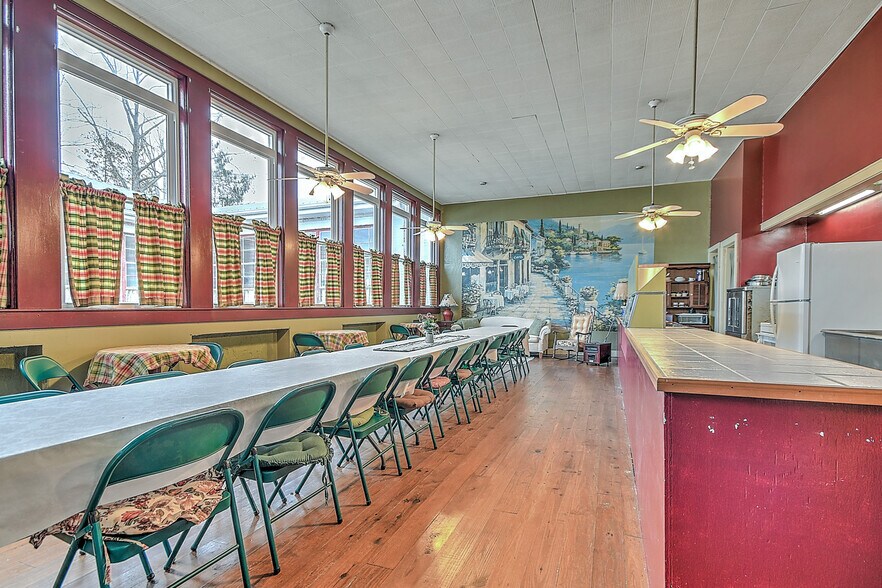 More Photos Of 19407 Bethel Rd, Abingdon Flex For Sale