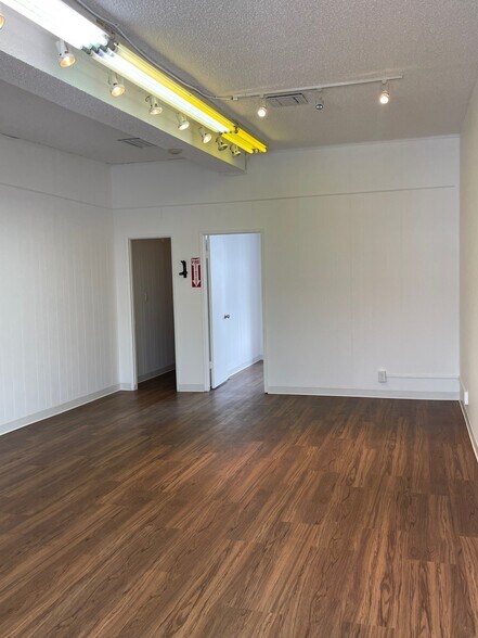 More Photos Of 1800-1808 Wilcox Ave, Hollywood Storefront Retail Office For Lease