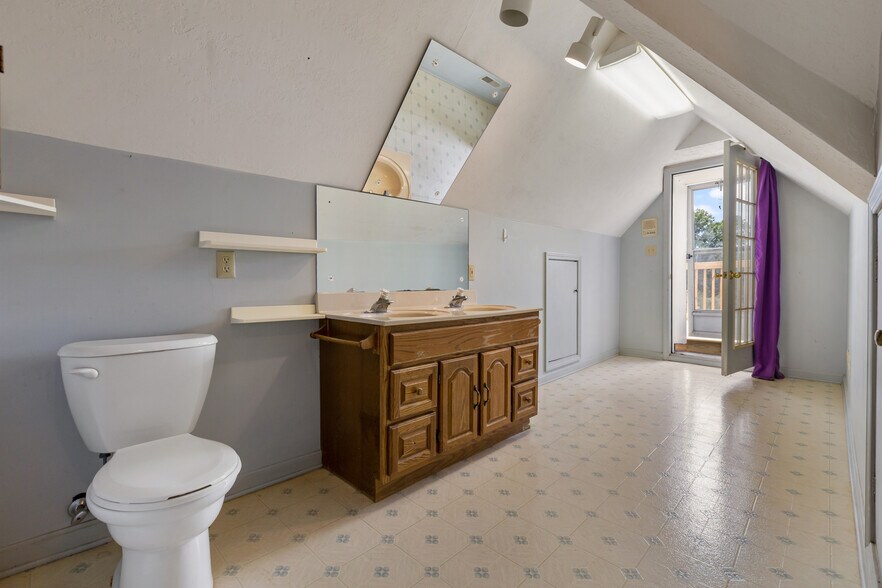 More Photos Of 1542 Frederica St, Owensboro Office Residential For Sale