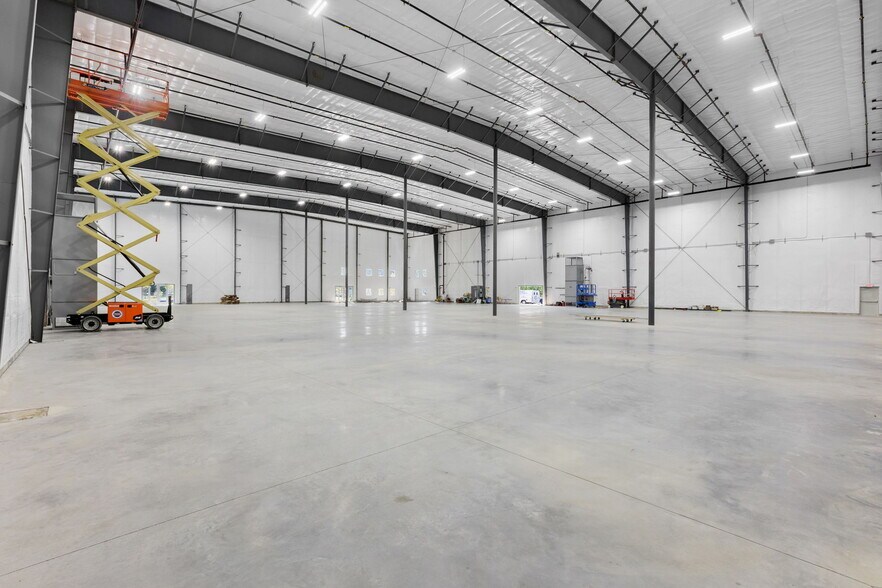 More Photos Of 280 Fields Ln, Brewster Village Warehouse For Lease