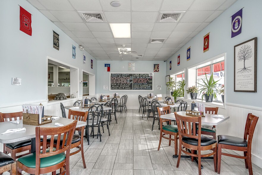 More Photos Of 100 E Fort Macon Rd, Atlantic Beach Restaurant For Sale