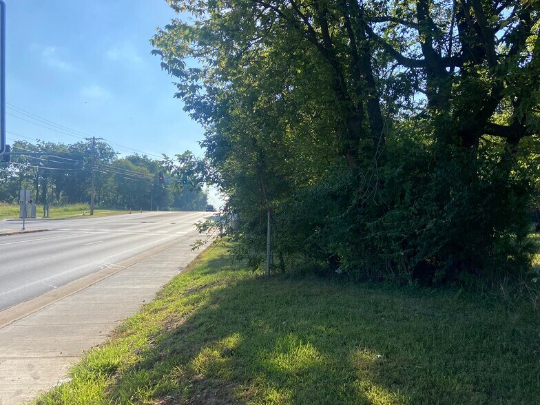 More Photos Of 3300 W Kearney St, Springfield Land For Sale