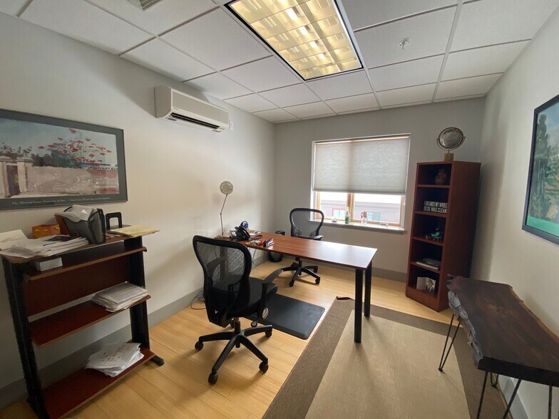 More Photos Of 15 Research Dr, Amherst Office For Sale