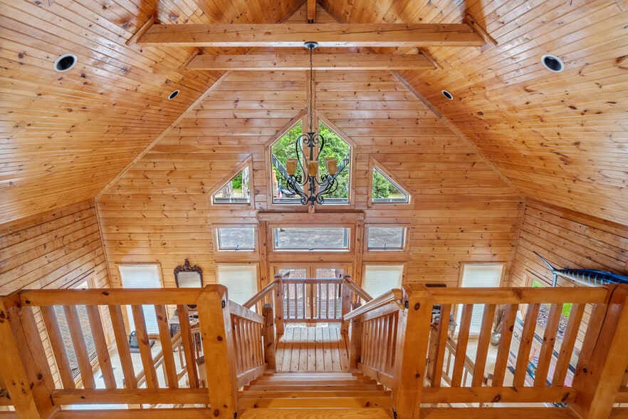 More Photos Of 11501 Popes Head Rd, Fairfax Garden Center For Sale