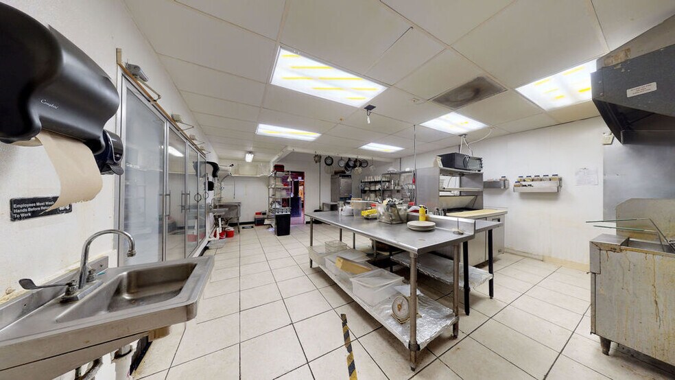 More Photos Of 4701 E Moody Blvd, Palm Coast Restaurant For Sale