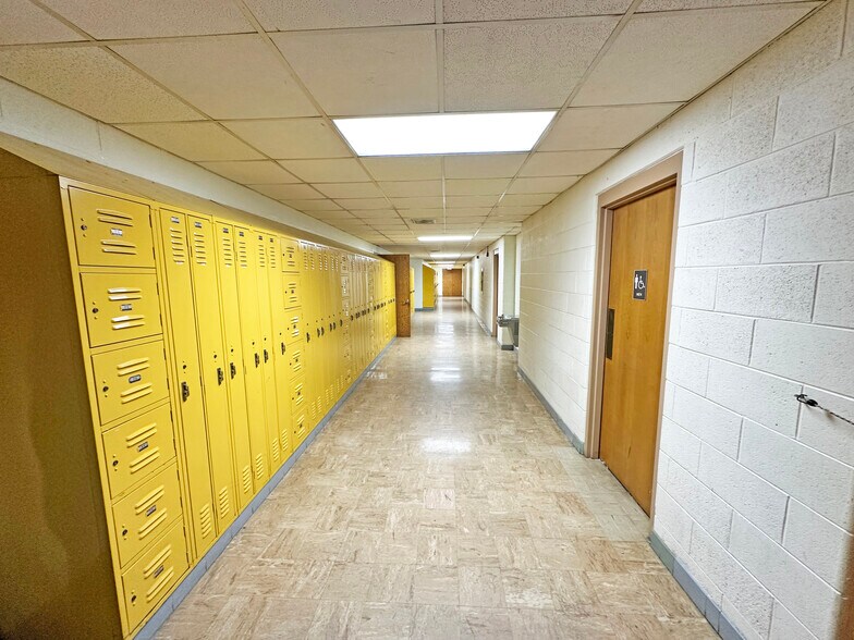 More Photos Of 215 N Court St, Rockford Religious Facility For Sale
