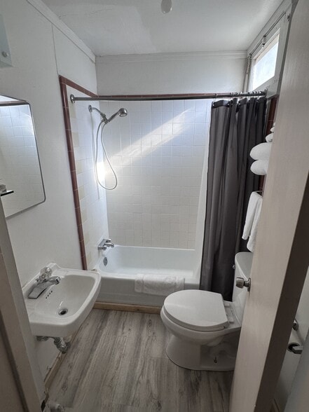 More Photos Of 430 S C St, Virginia City Hotel For Sale