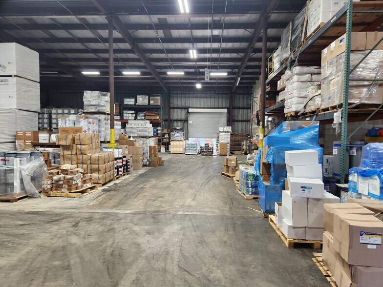 More Photos Of 13555 49th St N, Clearwater Warehouse For Lease