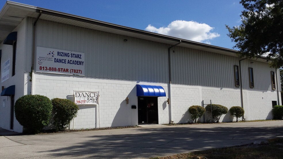 More Photos Of 4244 W Waters Ave, Tampa Showroom For Lease