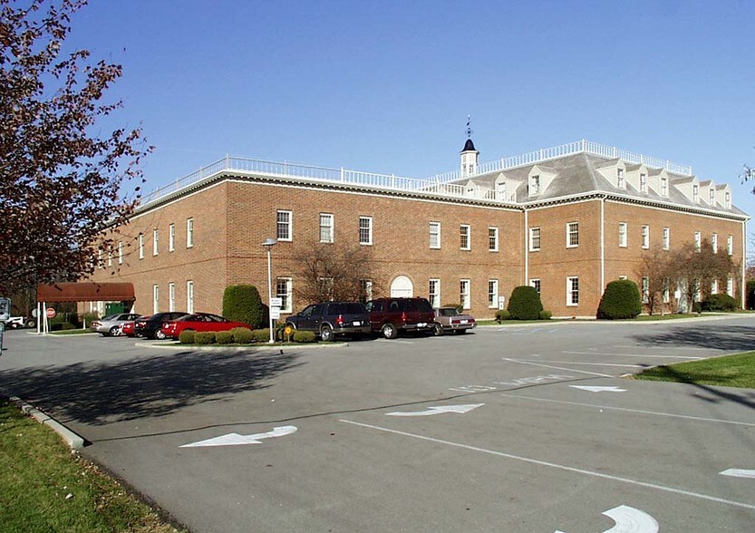 More Photos Of 10 W 106th St, Indianapolis Office For Sale