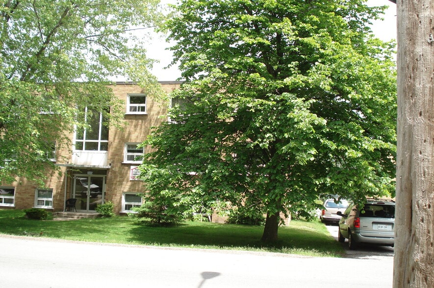 More Photos Of 183 Maurice Dr, Oakville Apartments For Sale