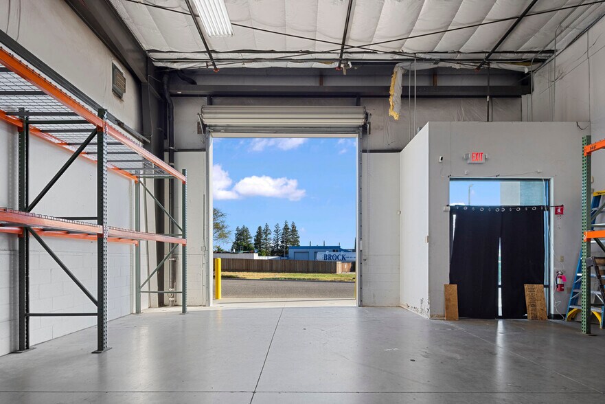 More Photos Of 4063 E. Calloway Court, Stockton Showroom For Lease