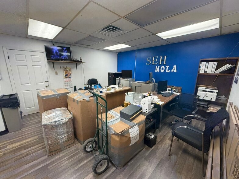 More Photos Of 2601 Lexington St, Kenner Warehouse For Sale