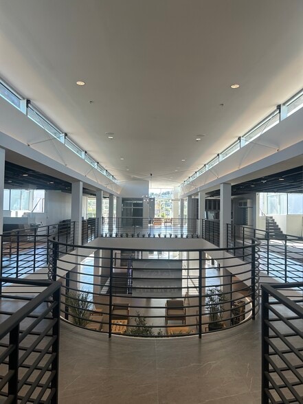 More Photos Of 2413 Pacific Coast Hwy, Lomita General Retail For Lease