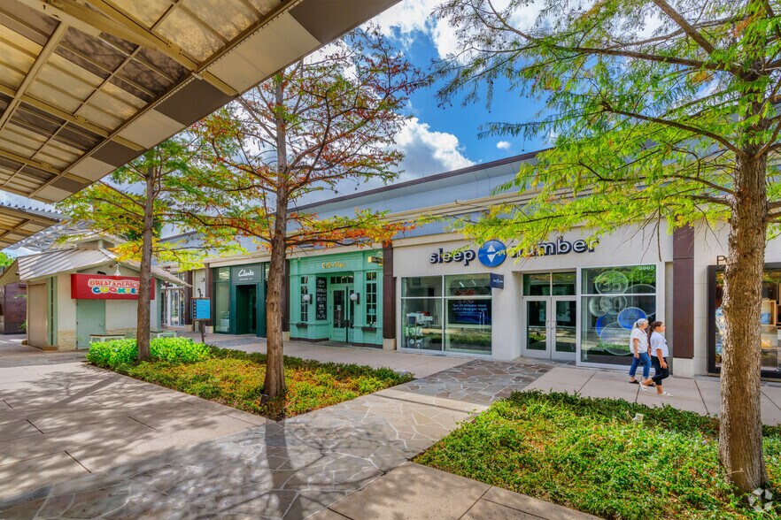 More Photos Of 15900 La Cantera Pky, San Antonio Unknown For Lease