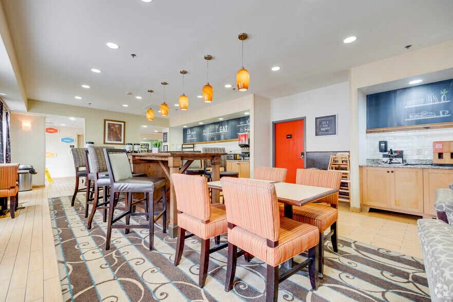 More Photos Of 4003 S Loop 289, Lubbock Hotel For Sale