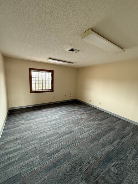 More Photos Of 5020 Philadelphia Dr, Dayton Medical For Lease