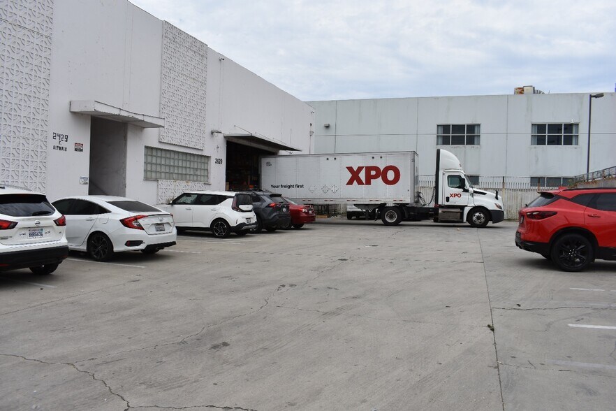 More Photos Of 2425-2429 E Olympic Blvd, Los Angeles Manufacturing For Lease
