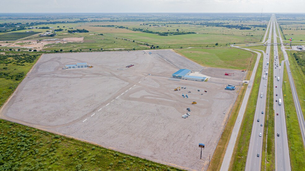 More Photos Of 7044 Interstate 10, Sealy Distribution For Sale