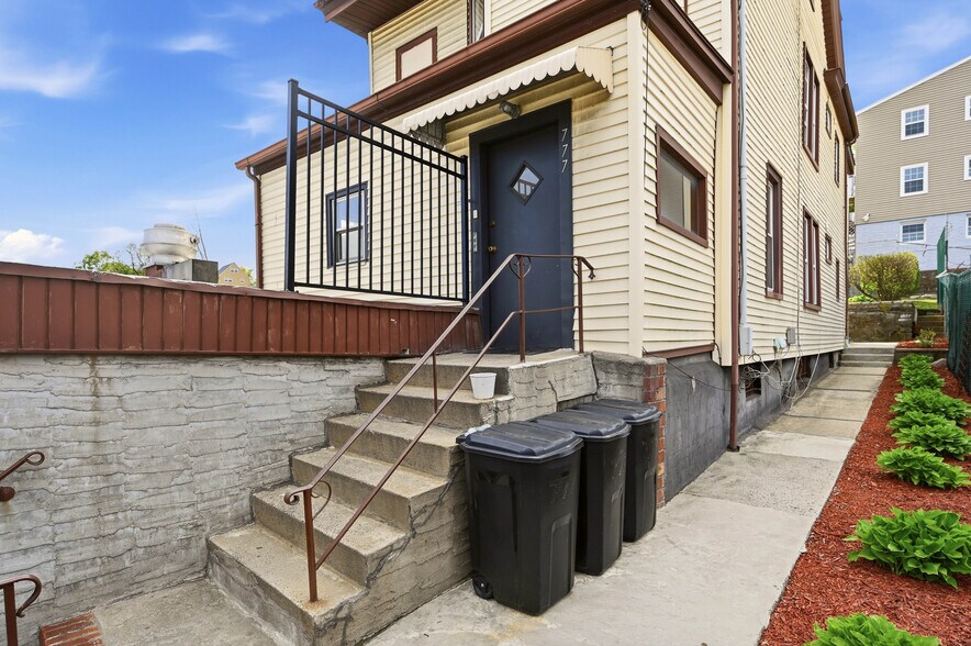 More Photos Of 775 Nepperhan Ave, Yonkers Multifamily For Sale